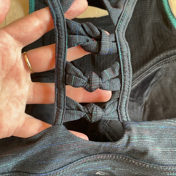 Prana Sports Bra with Sewn-In Padded Cups and Back Bow Detail Medium Yoga - Picture 4 of 6